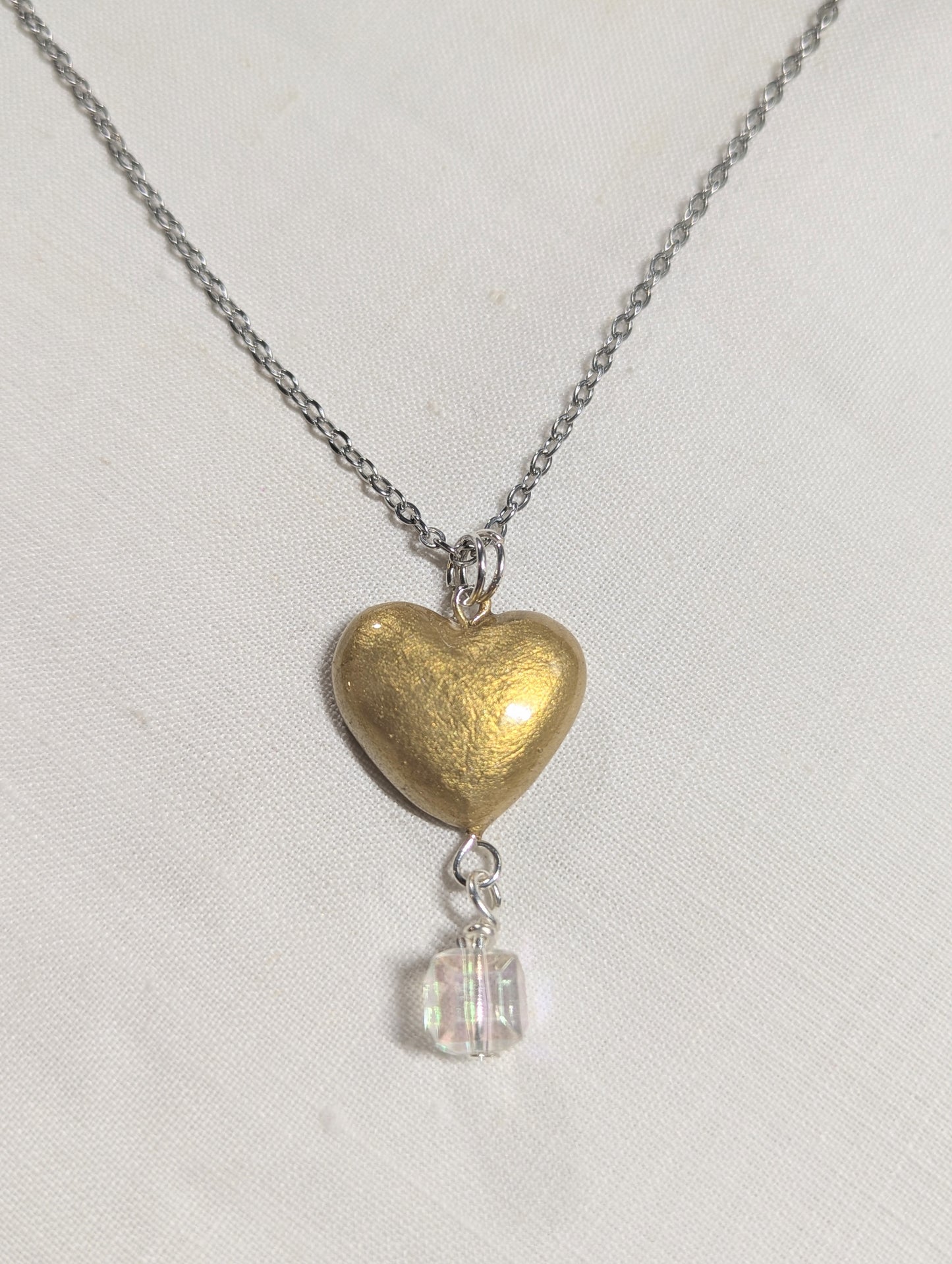Gold queen of heart necklace